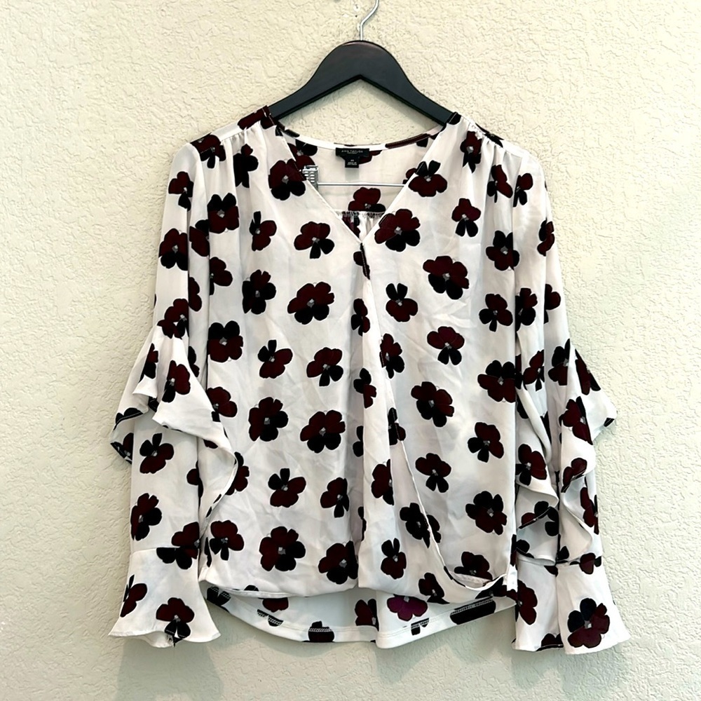 Ann Taylor size xs bellsleeve top prune colored flowers white top